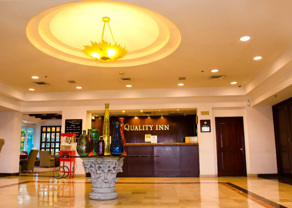 Quality Inn Monterrey La Fe Kültér fotó